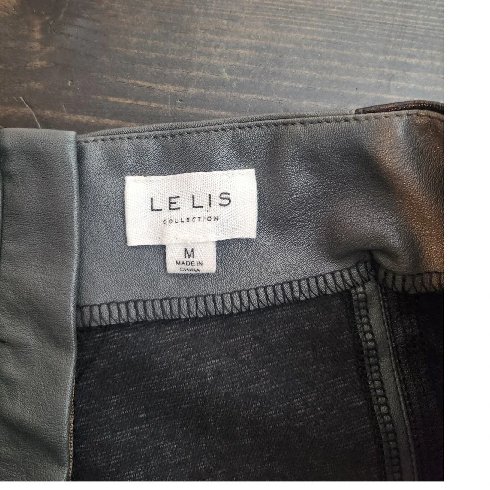 Le‎ Lis Womans Color Blocked Faux Leather Shorts Med